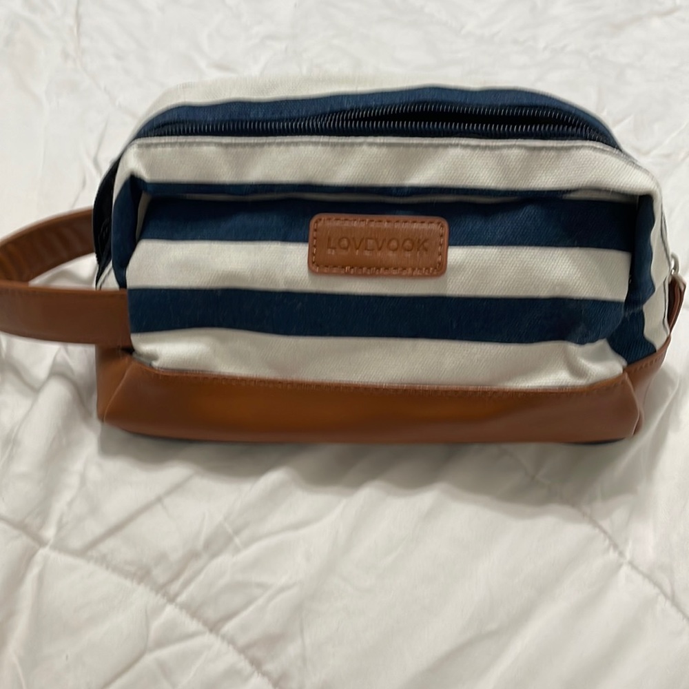 Lovevook travel bag